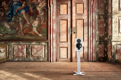 Dynaudio Xeo 20 white 02 - lifestyle